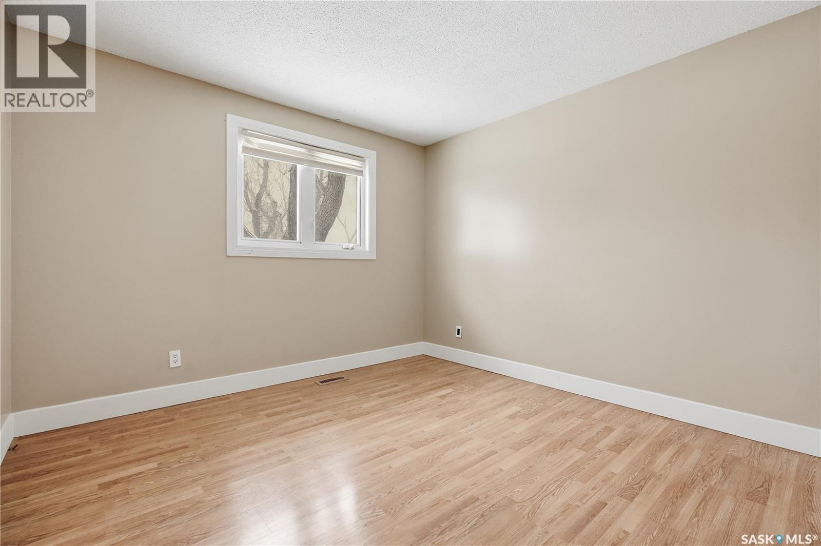 94 Lloyd Crescent, Regina, SK - Indoor Photo Showing Other Room