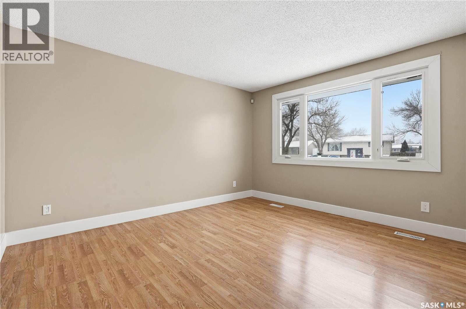 94 Lloyd Crescent, Regina, SK - Indoor Photo Showing Other Room