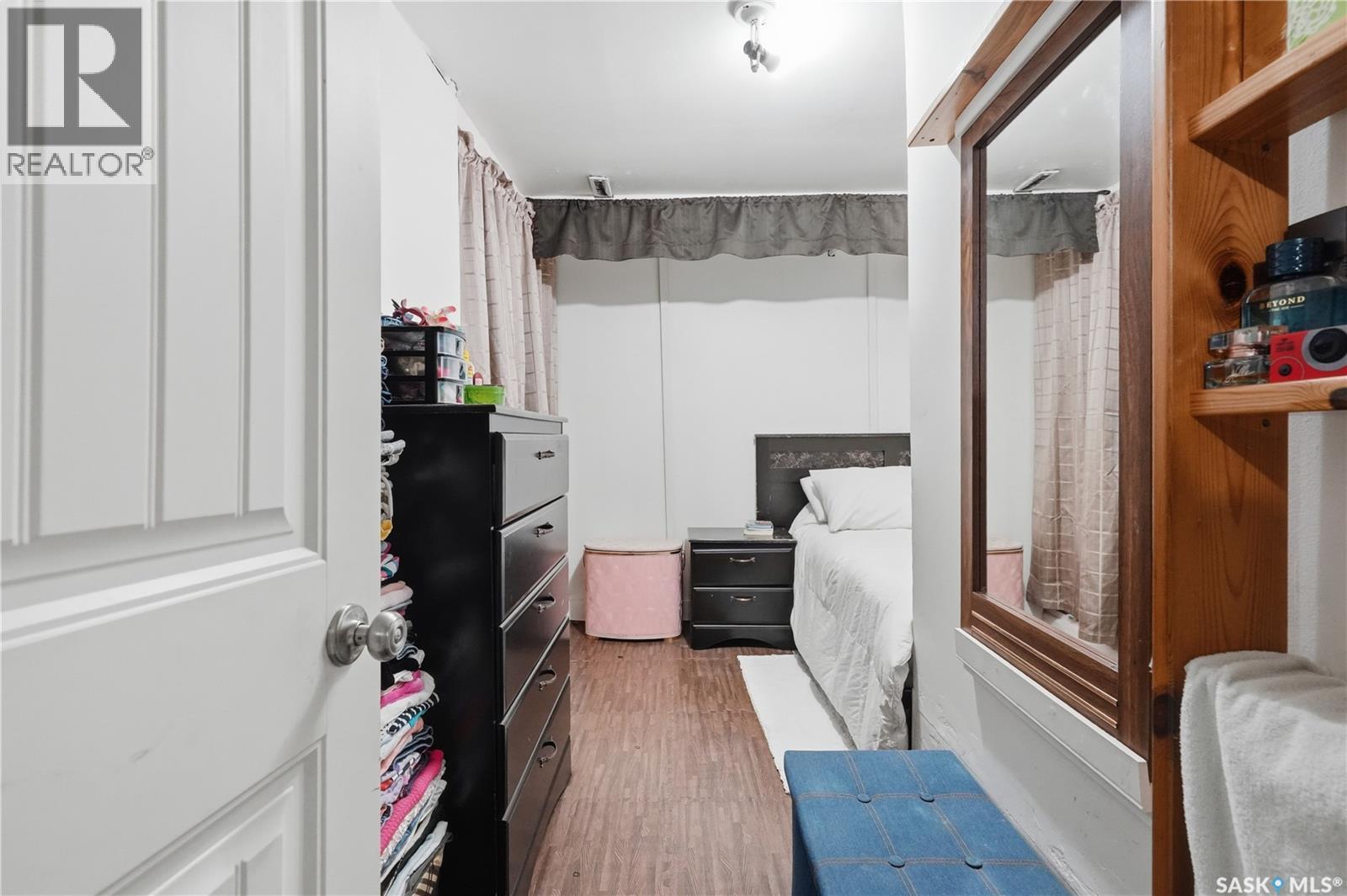 94 Lloyd Crescent, Regina, SK - Indoor