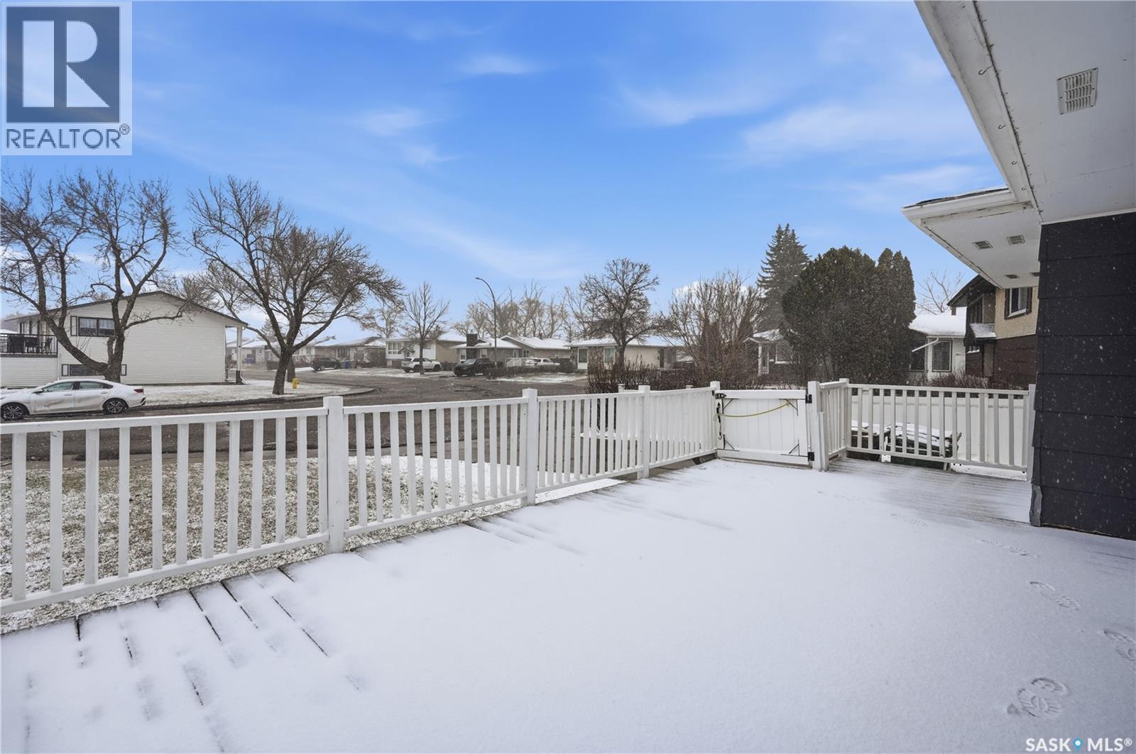 94 Lloyd Crescent, Regina, SK - Outdoor