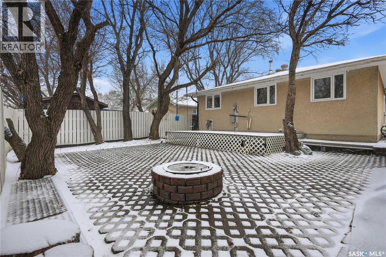 94 Lloyd Crescent, Regina, SK - Outdoor With Deck Patio Veranda