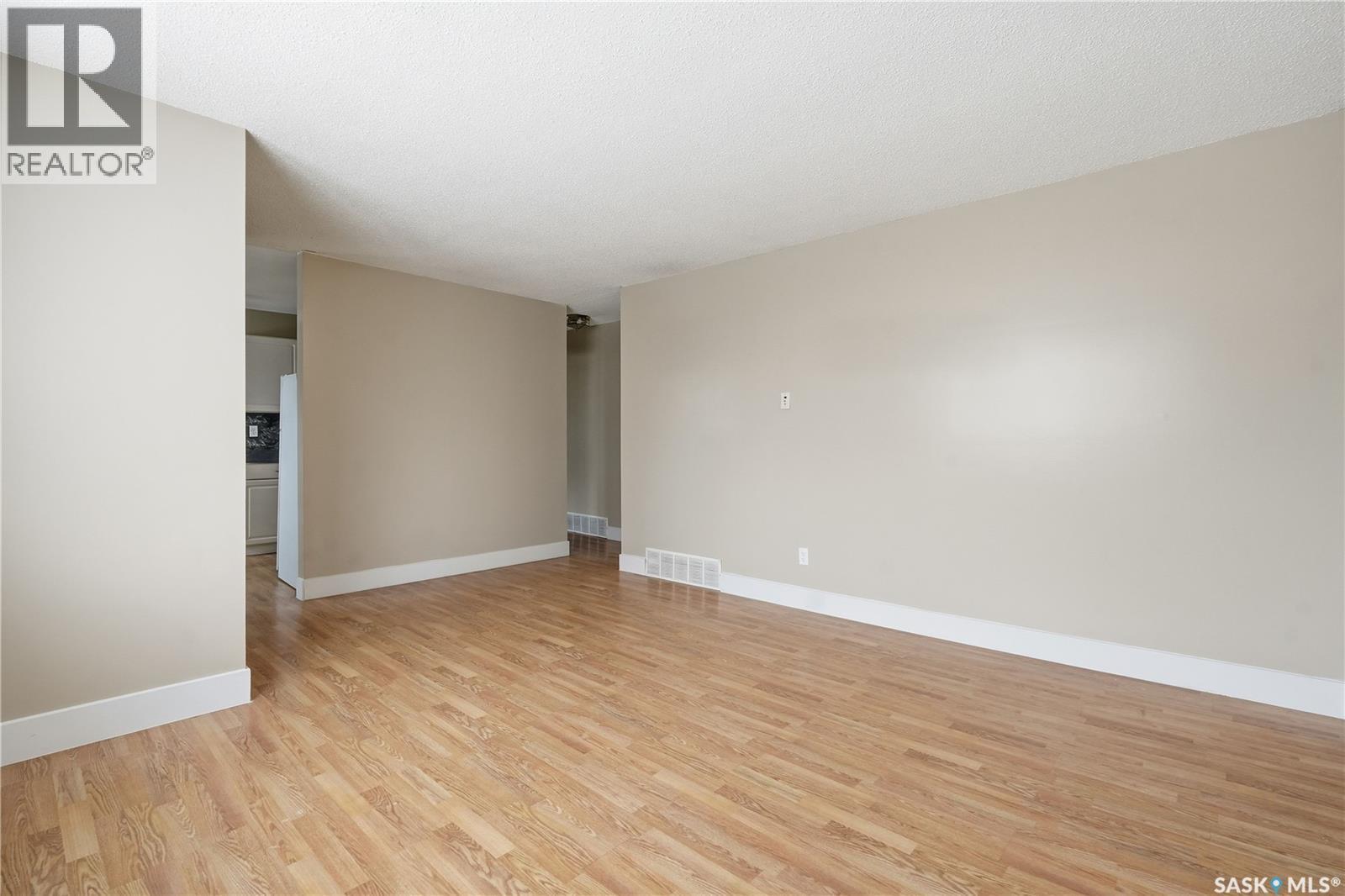 94 Lloyd Crescent, Regina, SK - Indoor Photo Showing Other Room