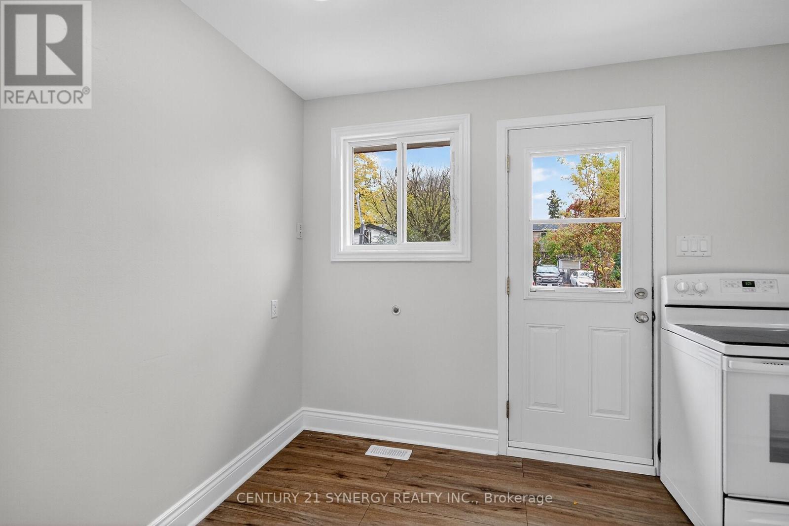 928 Meadowlands Drive, Ottawa, ON - Indoor Photo Showing Other Room
