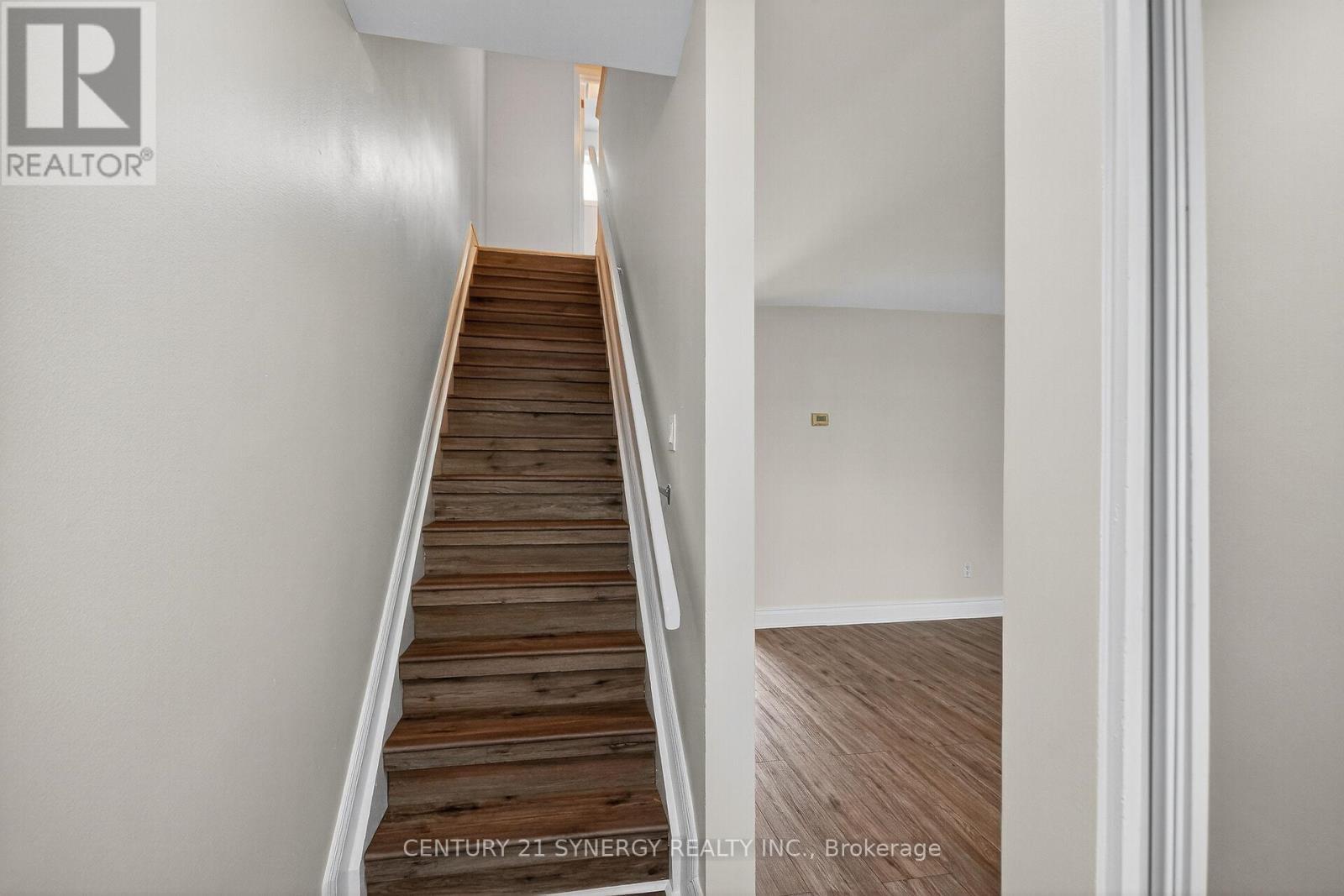 928 Meadowlands Drive, Ottawa, ON - Indoor Photo Showing Other Room