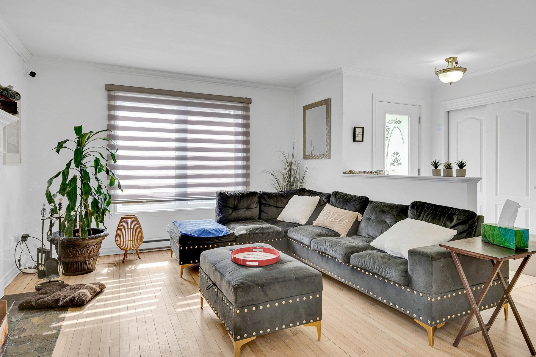 Living Room - 1090 Rue De L'Orée-Des-Bois, Sainte-Adèle, QC - Indoor Photo Showing Living Room