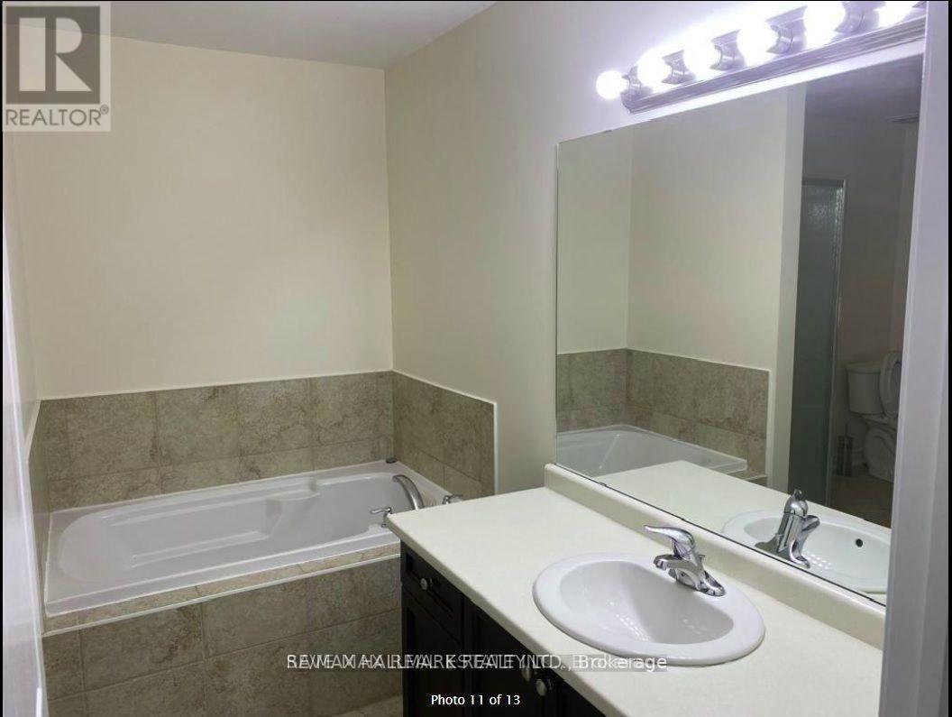 4141 Palermo Common, Burlington, ON - Indoor Photo Showing Bathroom