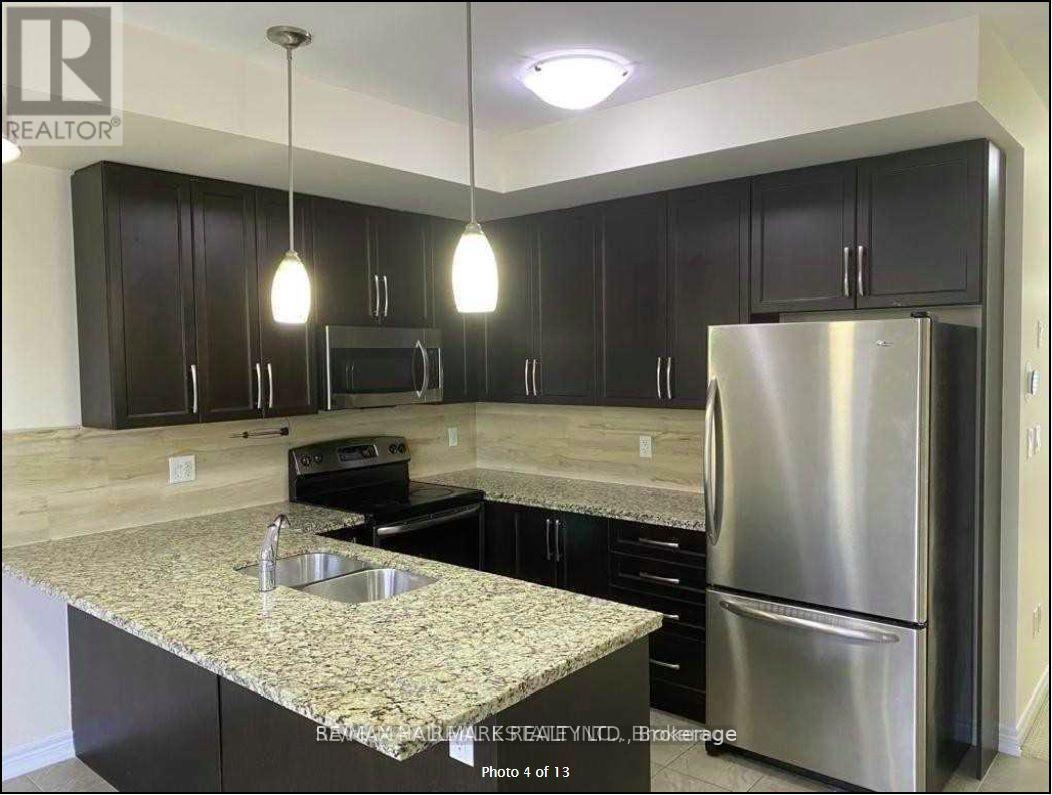 4141 Palermo Common, Burlington, ON - Indoor Photo Showing Kitchen With Stainless Steel Kitchen With Double Sink With Upgraded Kitchen
