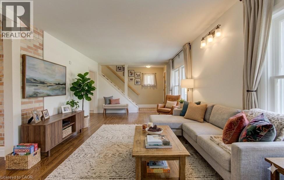 163 Binscarth Road, Kitchener, ON - Indoor Photo Showing Living Room