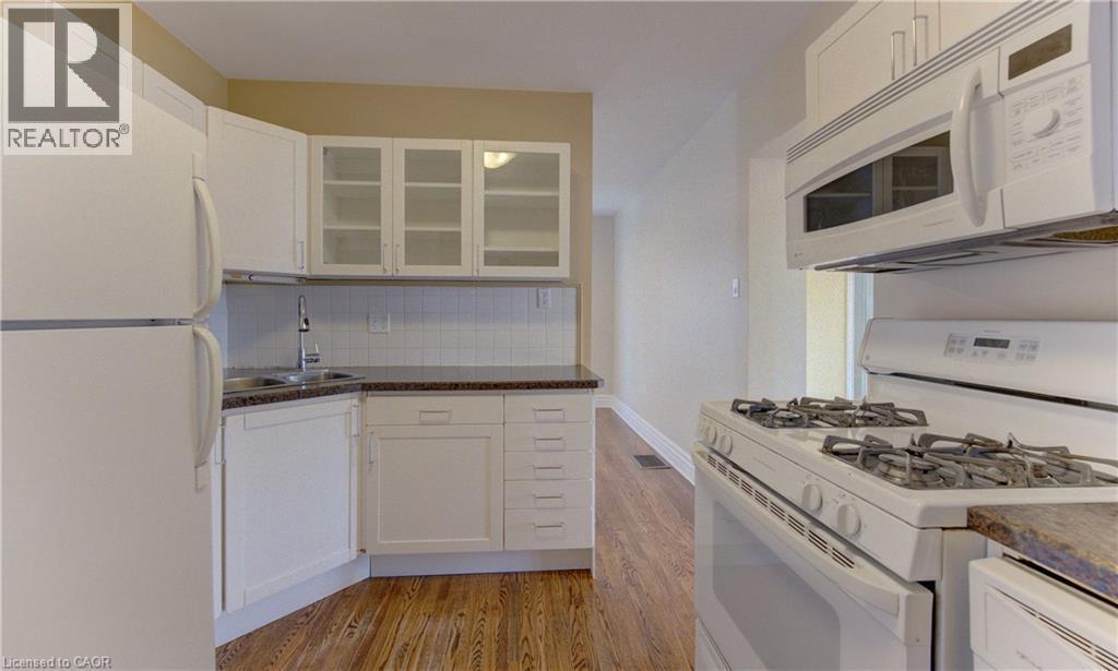 163 Binscarth Road, Kitchener, ON - Indoor Photo Showing Kitchen