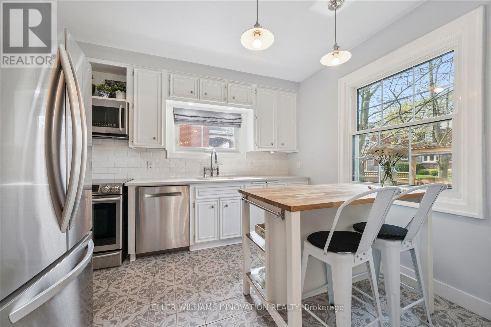 87 Lydia Street, Kitchener, ON - Indoor Photo Showing Kitchen With Upgraded Kitchen