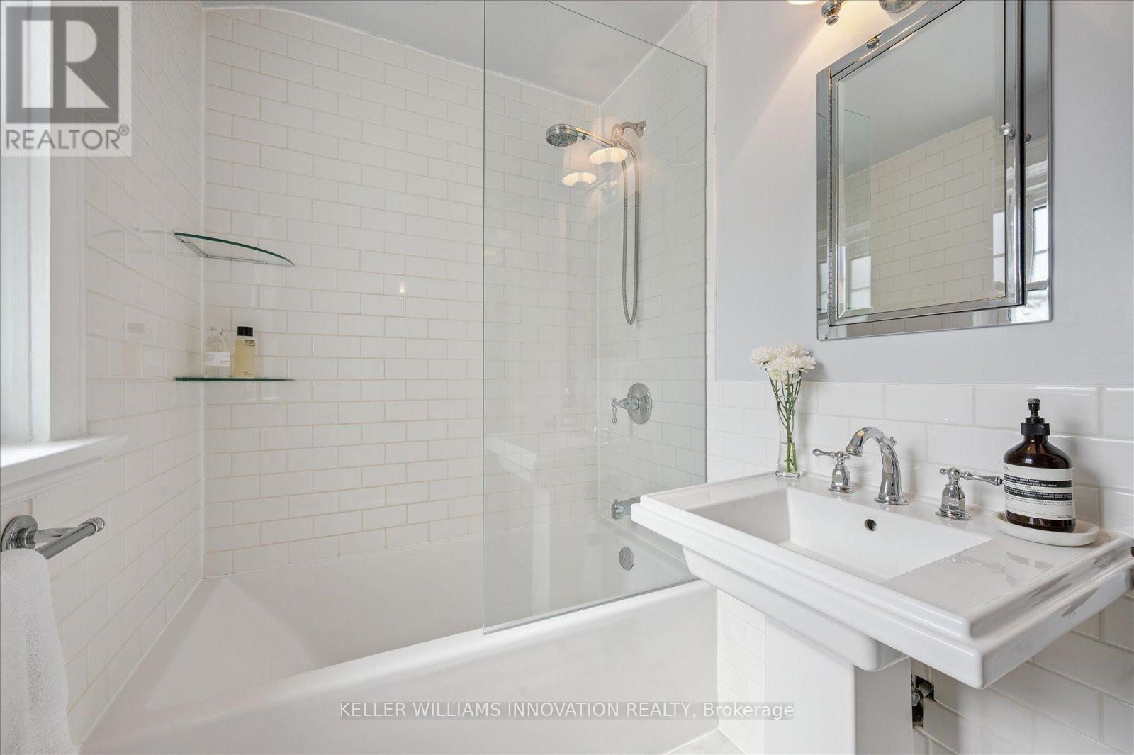 87 Lydia Street, Kitchener, ON - Indoor Photo Showing Bathroom