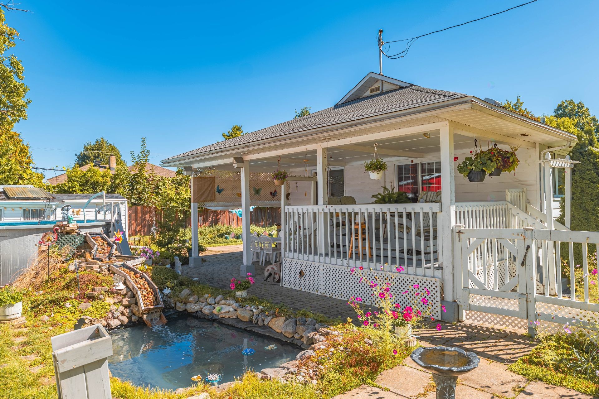 Cour - 77 Boul. Du Bon-Pasteur, Laval (Laval-Des-Rapides), QC - Outdoor With Deck Patio Veranda