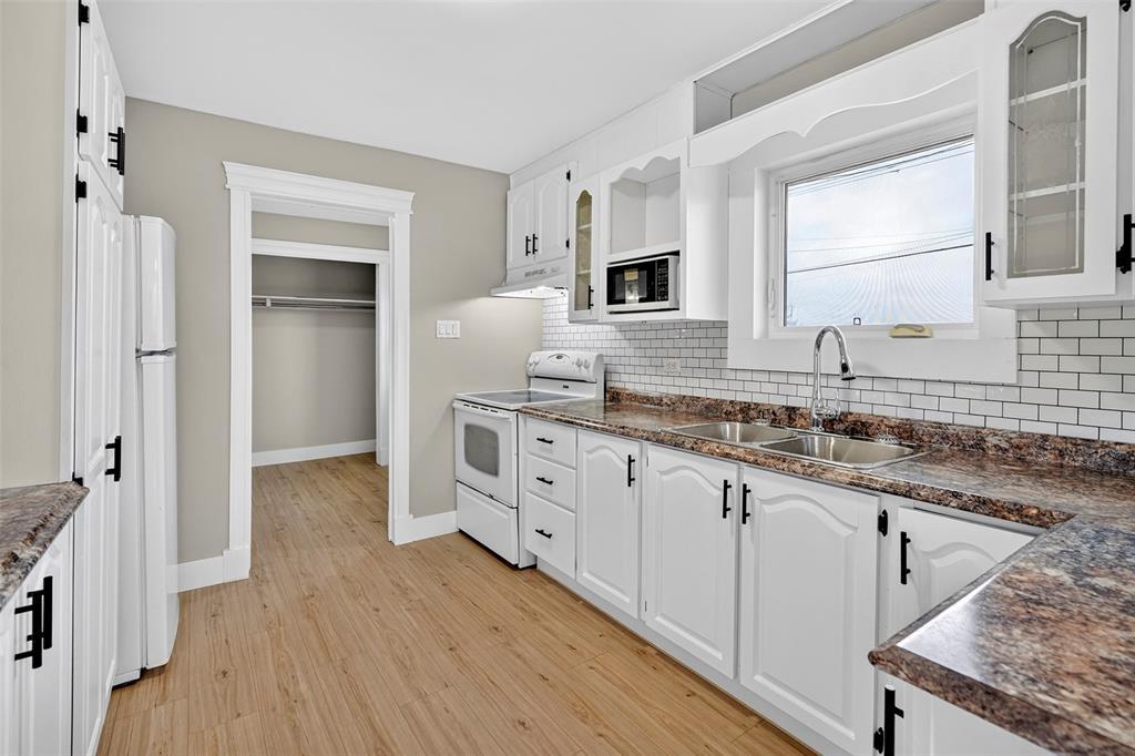 5 Sparkes Lane, Bay Roberts, NL - Indoor Photo Showing Kitchen With Double Sink