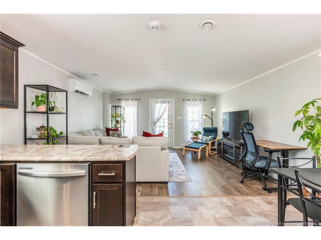 15 Telex, Dieppe, NB
