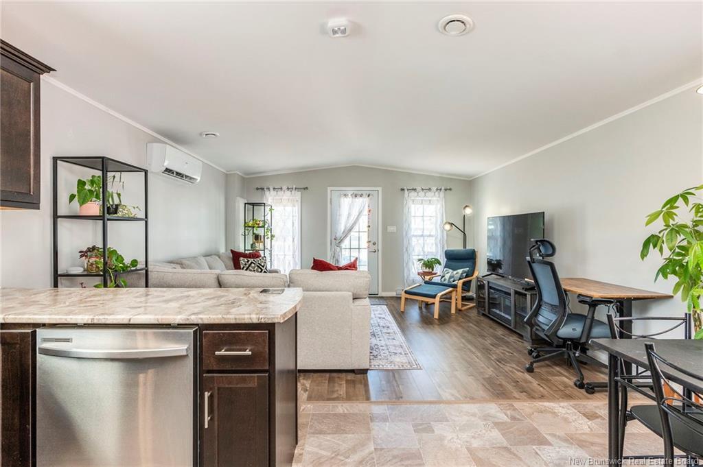 15 Telex, Dieppe, NB