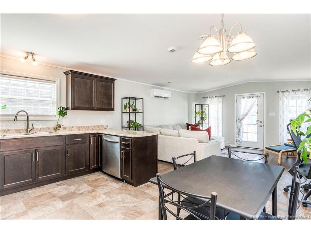 15 Telex, Dieppe, NB