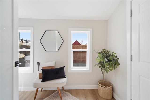372 Harbison Ave, Winnipeg, MB