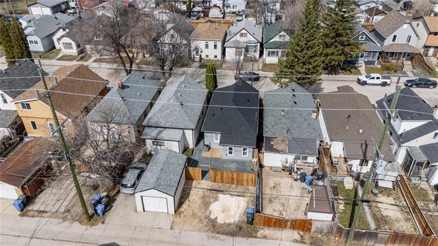 372 Harbison Ave, Winnipeg, MB