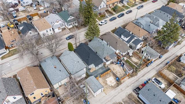 372 Harbison Ave, Winnipeg, MB