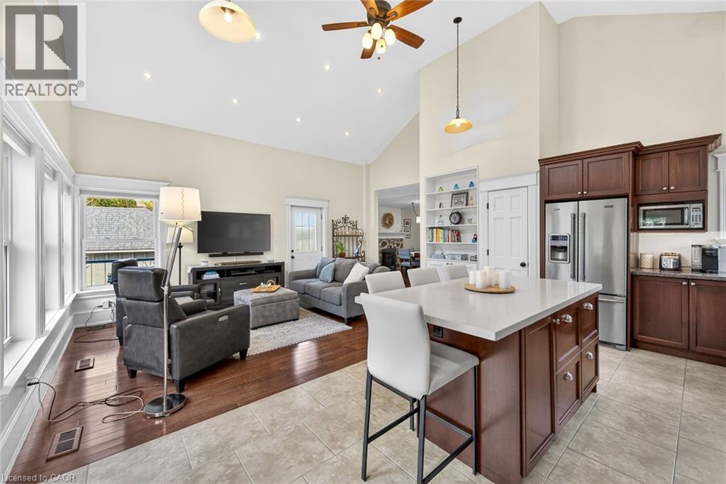 46 Bay Street, Mississauga, ON - Indoor