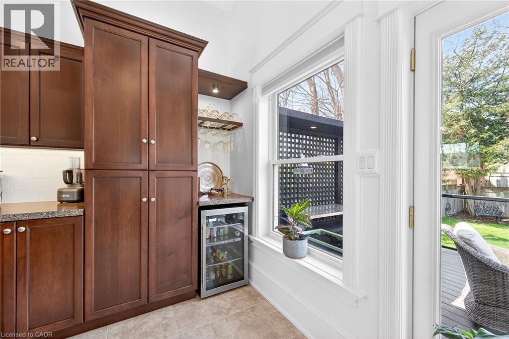 46 Bay Street, Mississauga, ON - Indoor