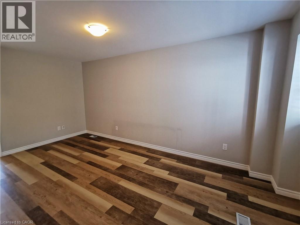 144 Ottawa Street S, Hamilton, ON - Indoor Photo Showing Other Room