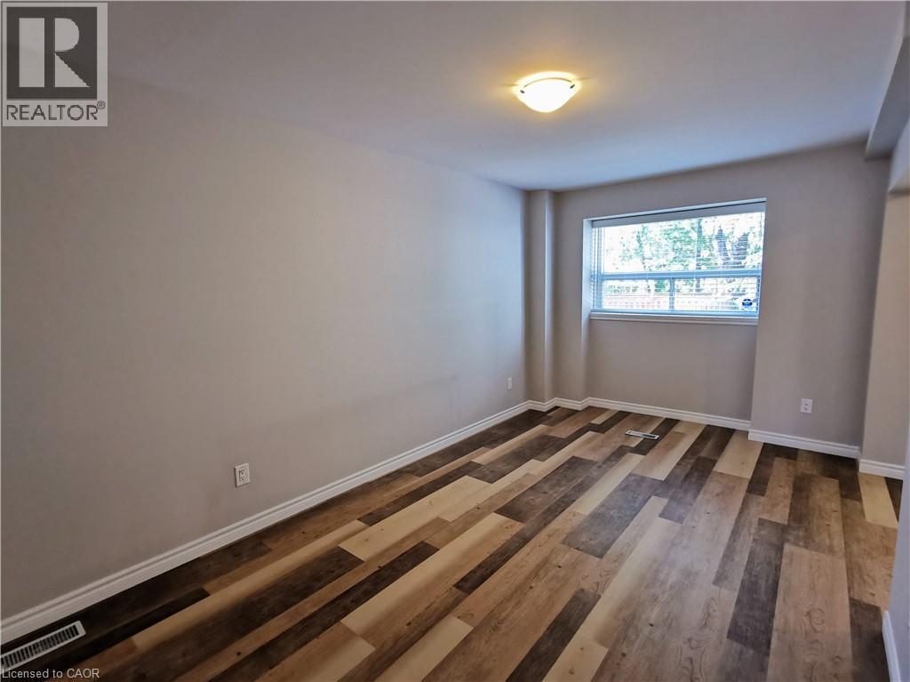144 Ottawa Street S, Hamilton, ON - Indoor Photo Showing Other Room