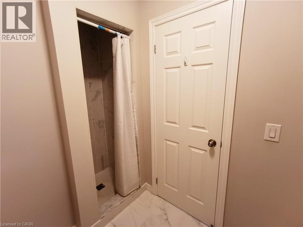 144 Ottawa Street S, Hamilton, ON - Indoor Photo Showing Other Room