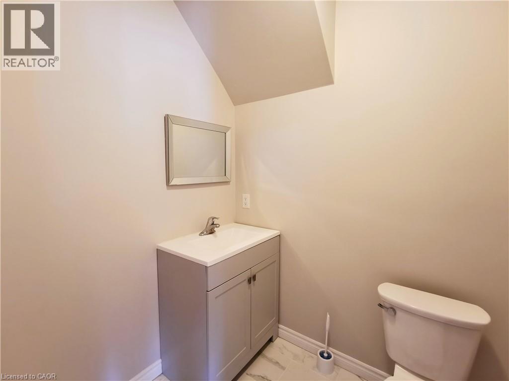 144 Ottawa Street S, Hamilton, ON - Indoor Photo Showing Bathroom