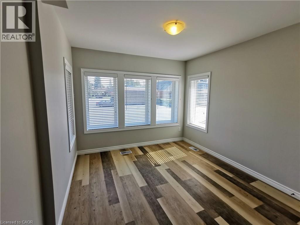 144 Ottawa Street S, Hamilton, ON - Indoor Photo Showing Other Room
