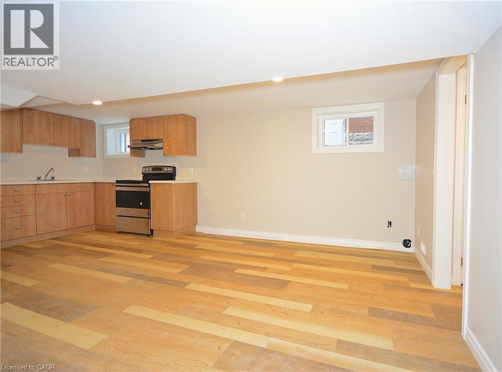 144 Ottawa Street S, Hamilton, ON - Indoor Photo Showing Kitchen