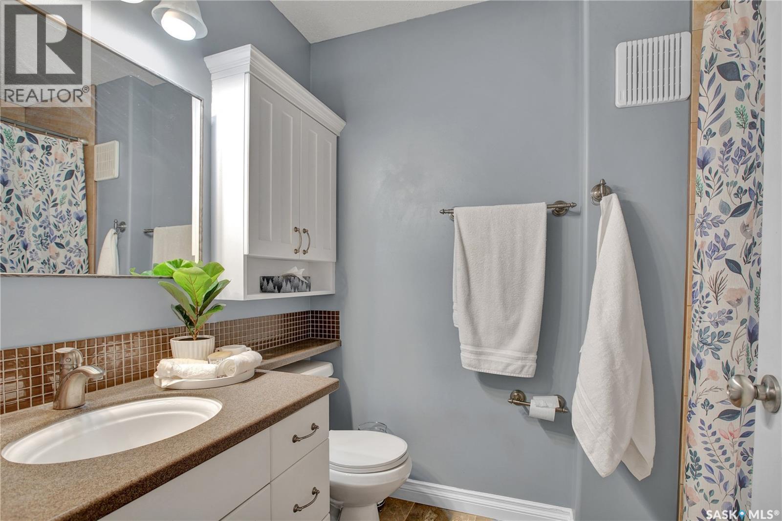 403 King Place, Warman, SK - Indoor Photo Showing Bathroom