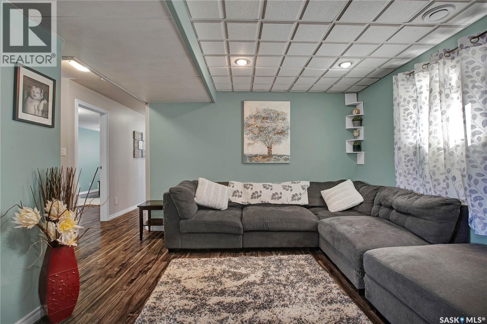 403 King Place, Warman, SK - Indoor Photo Showing Living Room