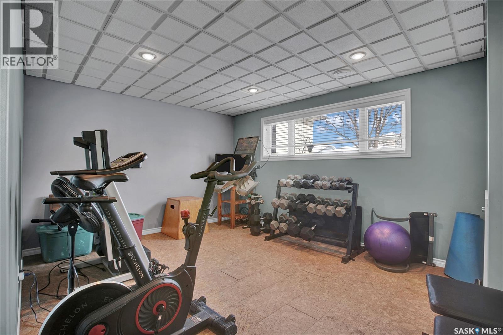 403 King Place, Warman, SK - Indoor Photo Showing Gym Room