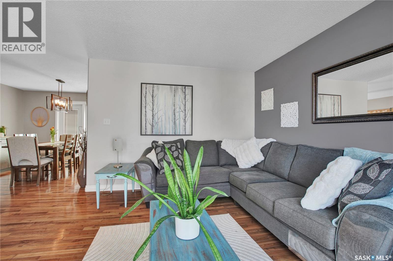 403 King Place, Warman, SK - Indoor Photo Showing Living Room