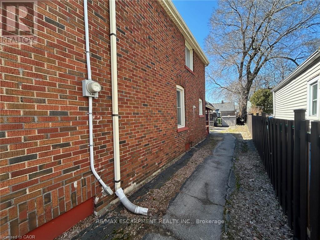 72 East 32Nd Street, Hamilton, ON - Outdoor