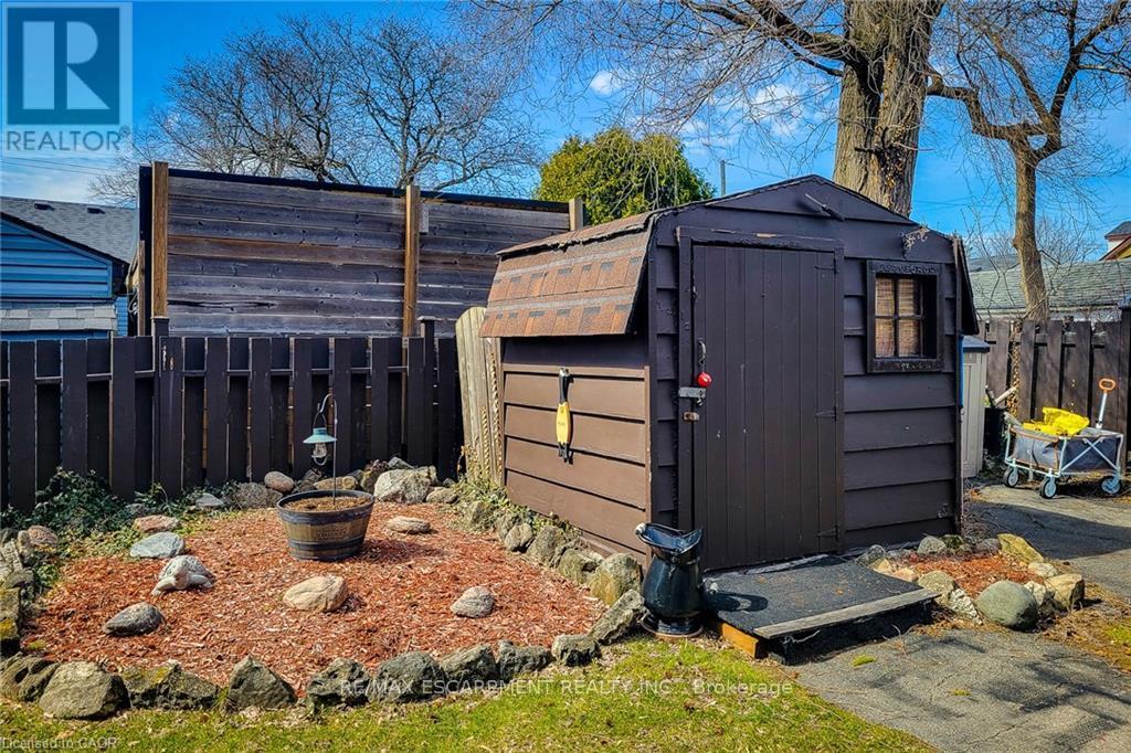 72 East 32Nd Street, Hamilton, ON - Outdoor