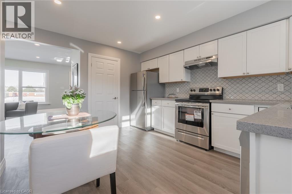 58 Sandalwood Avenue, Hamilton, ON - Indoor Photo Showing Kitchen