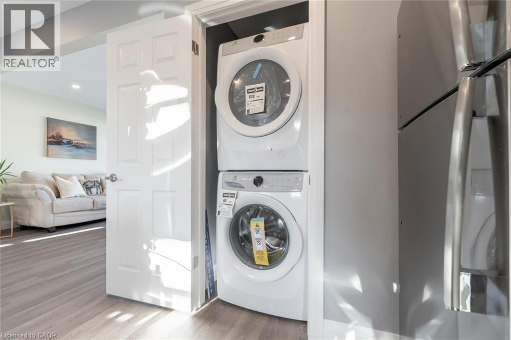 58 Sandalwood Avenue, Hamilton, ON - Indoor Photo Showing Laundry Room