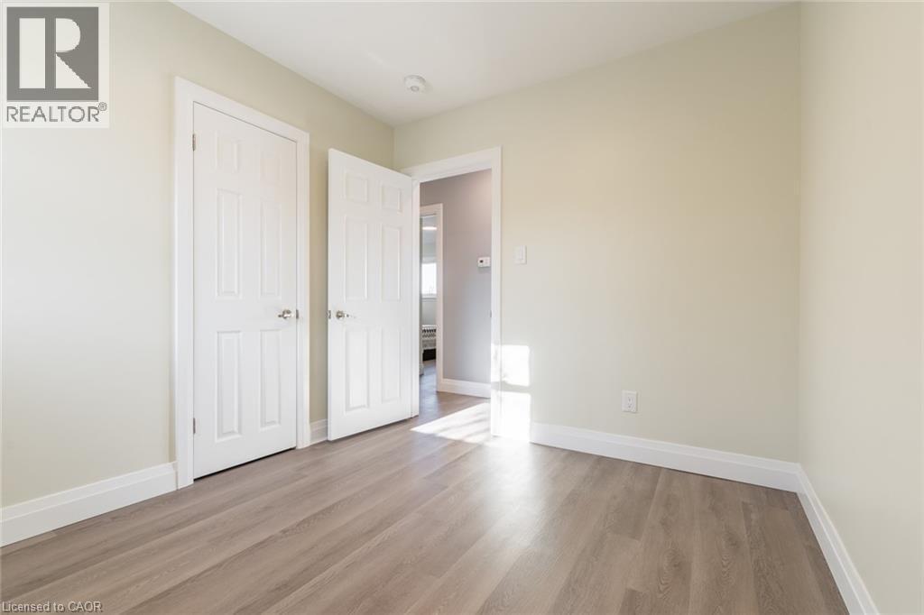 58 Sandalwood Avenue, Hamilton, ON - Indoor Photo Showing Other Room