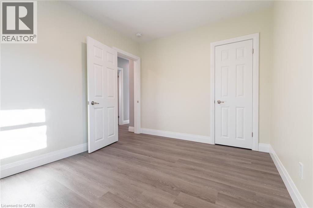 58 Sandalwood Avenue, Hamilton, ON - Indoor Photo Showing Other Room