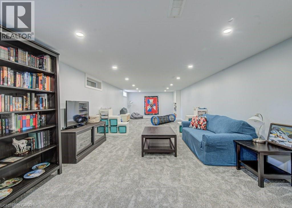 549 Dunbar Road, Kitchener, ON - Indoor