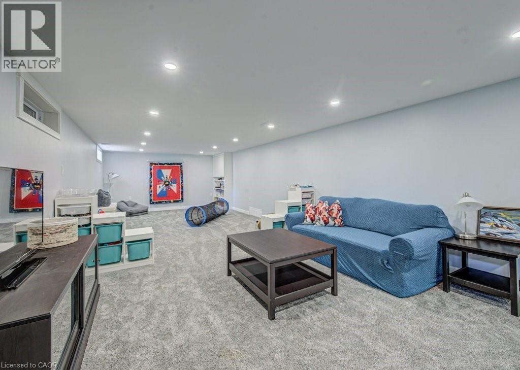 549 Dunbar Road, Kitchener, ON - Indoor