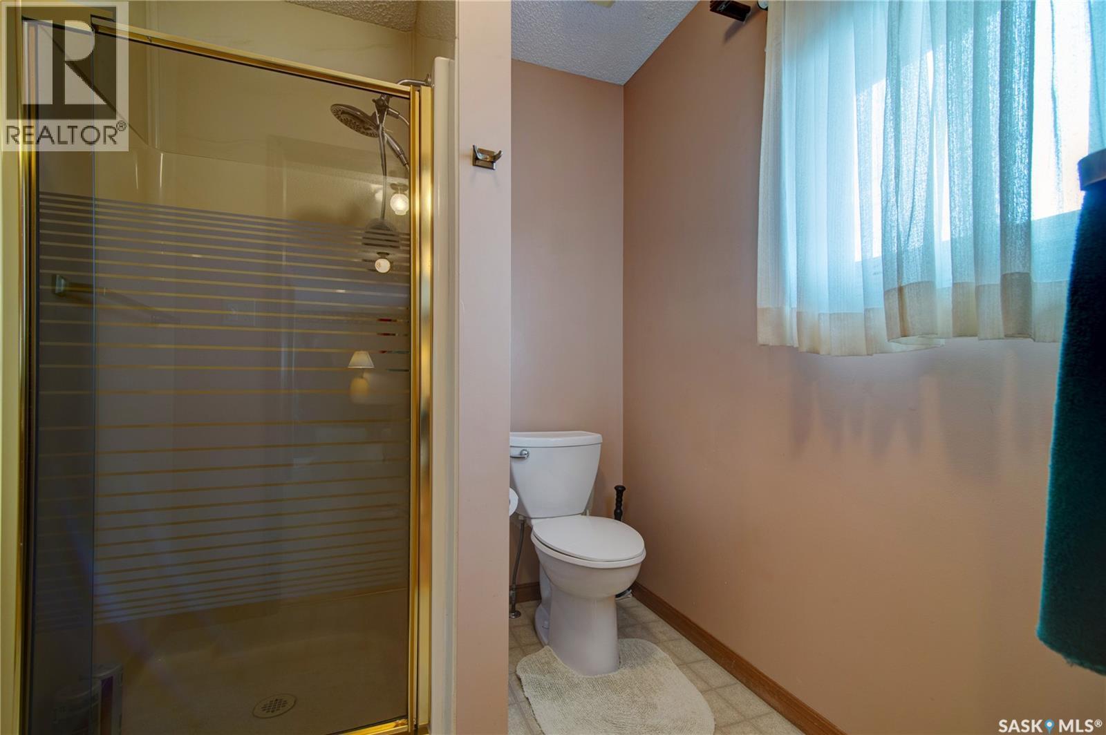 3623 Hanna Bay, Regina, SK - Indoor Photo Showing Bathroom