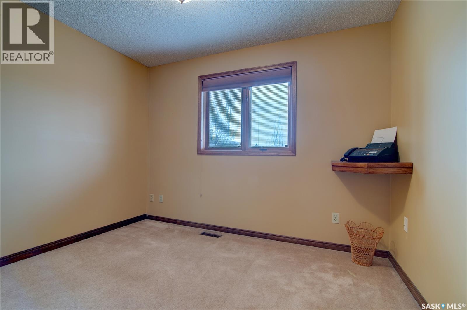 3623 Hanna Bay, Regina, SK - Indoor Photo Showing Other Room