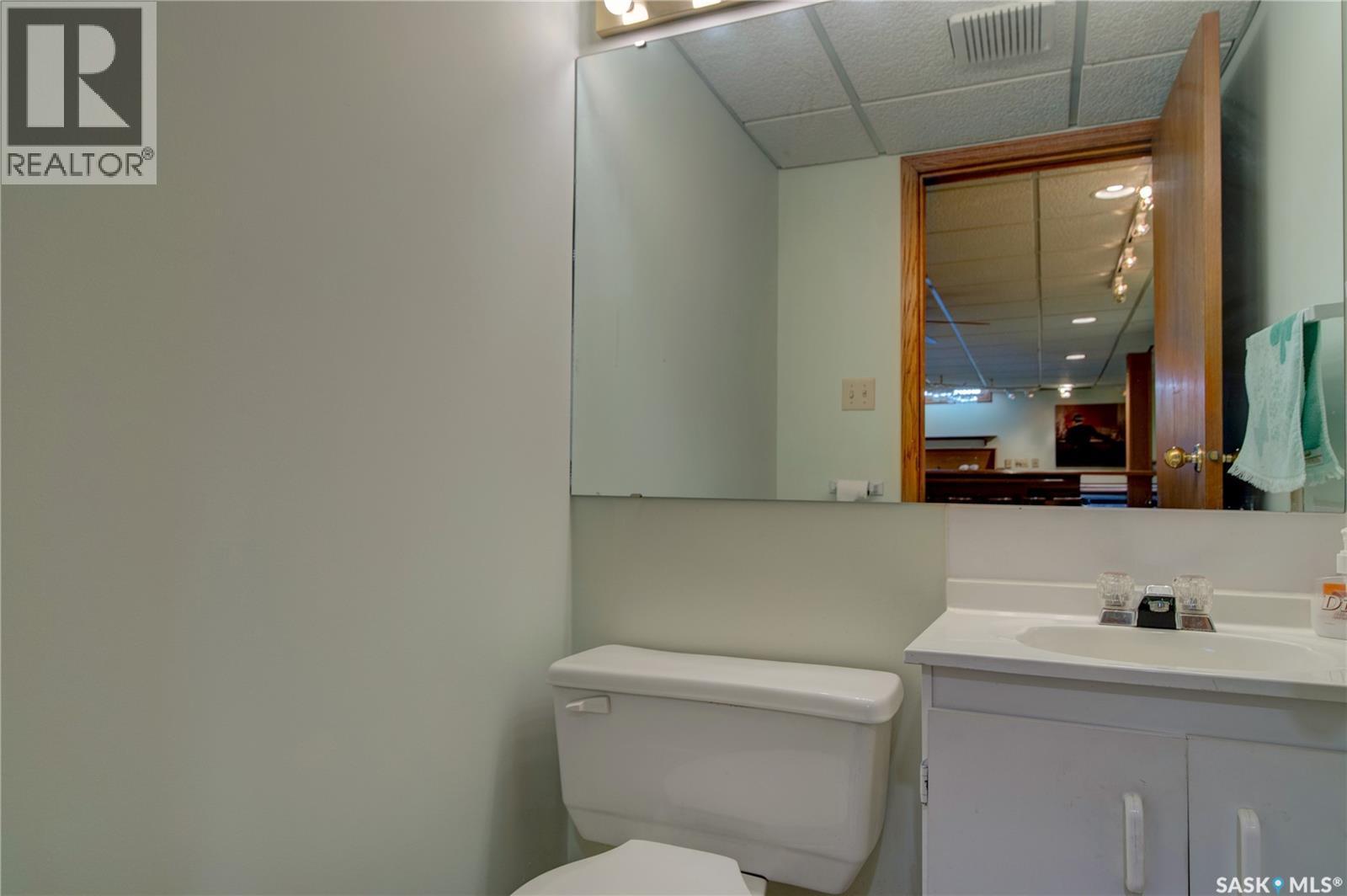 3623 Hanna Bay, Regina, SK - Indoor Photo Showing Bathroom
