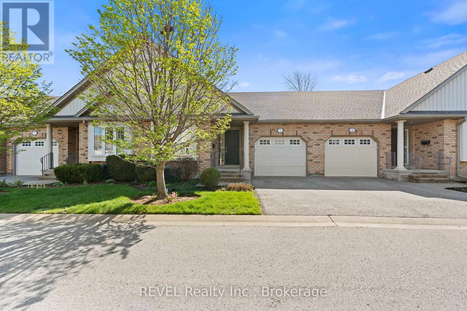 3 - 605 Welland Avenue, St. Catharines (Carlton/Bunting), ON - Outdoor With Facade