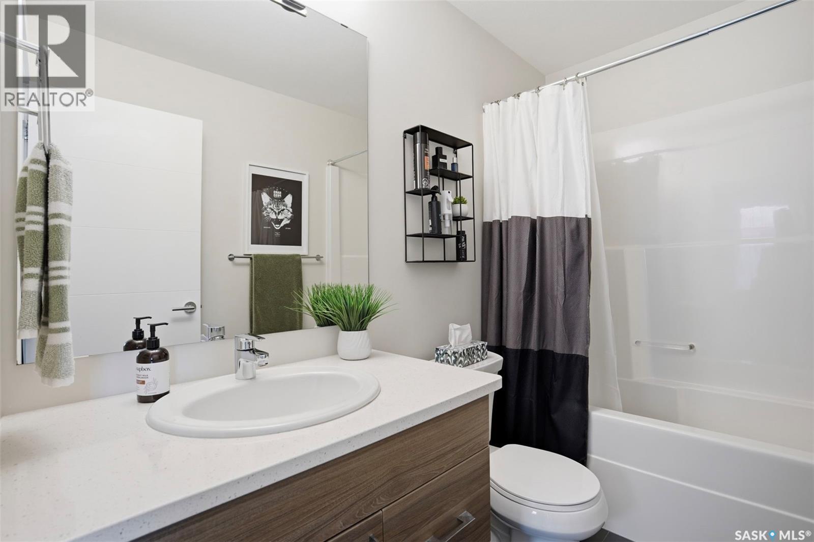 122 Greyeyes-Steele Way, Saskatoon, SK - Indoor Photo Showing Bathroom