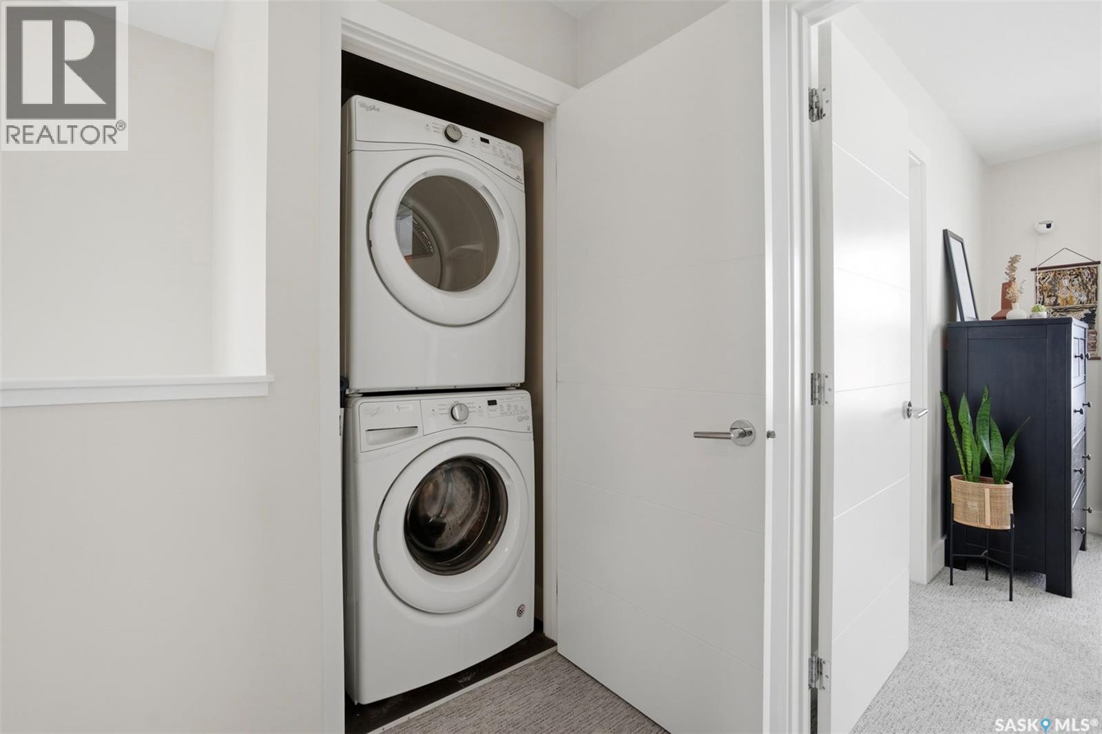 122 Greyeyes-Steele Way, Saskatoon, SK - Indoor Photo Showing Laundry Room