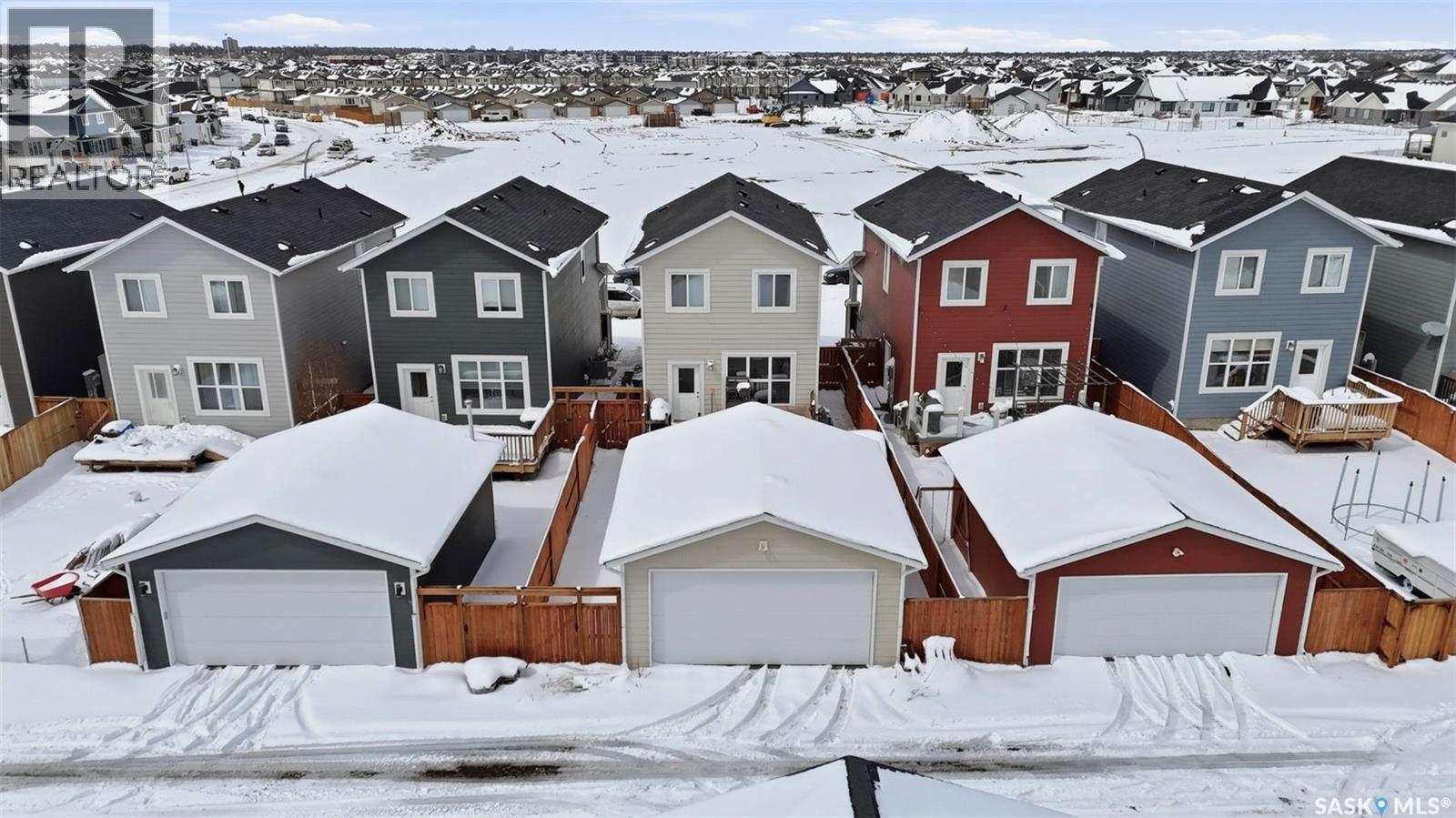 122 Greyeyes-Steele Way, Saskatoon, SK - Outdoor With Facade